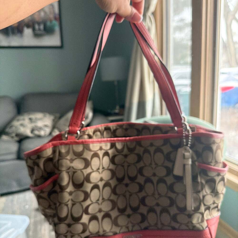 Coach Park Signature Carrie Tote in Khaki/Vermilion F23297